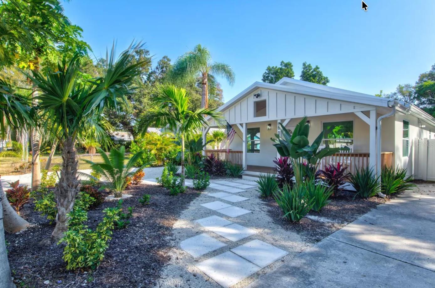 607 37th Street W