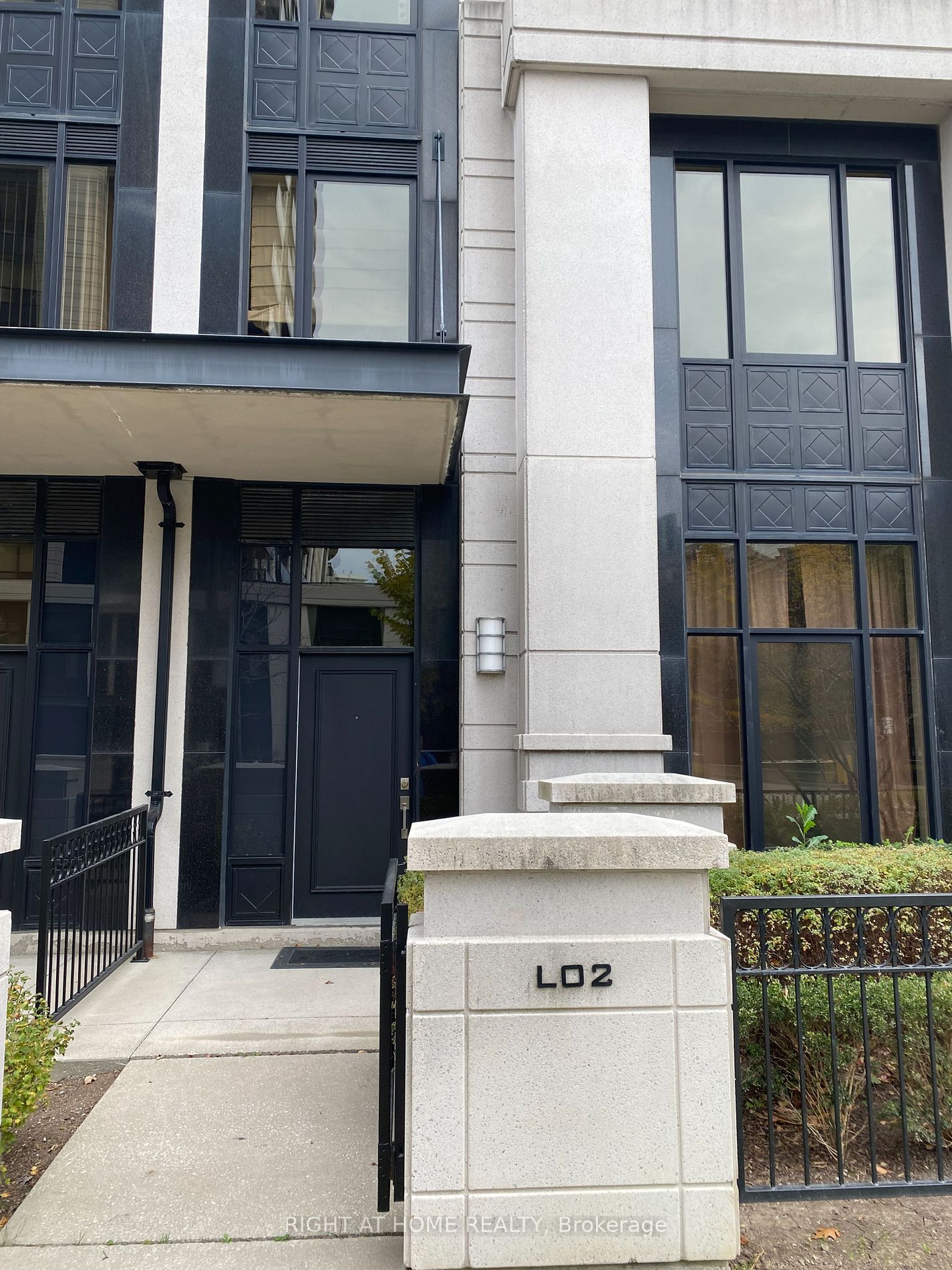 100 Harrison Garden Blvd L02