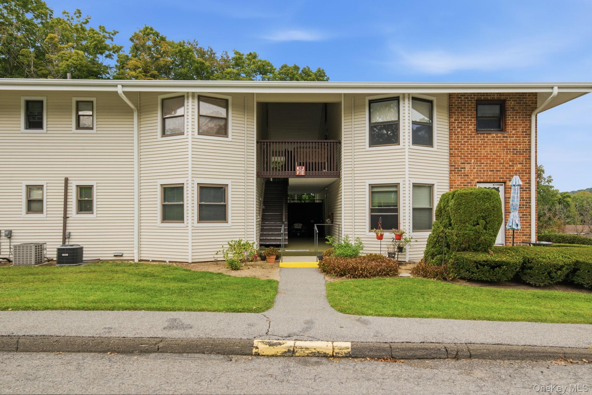 27 Walden Court F