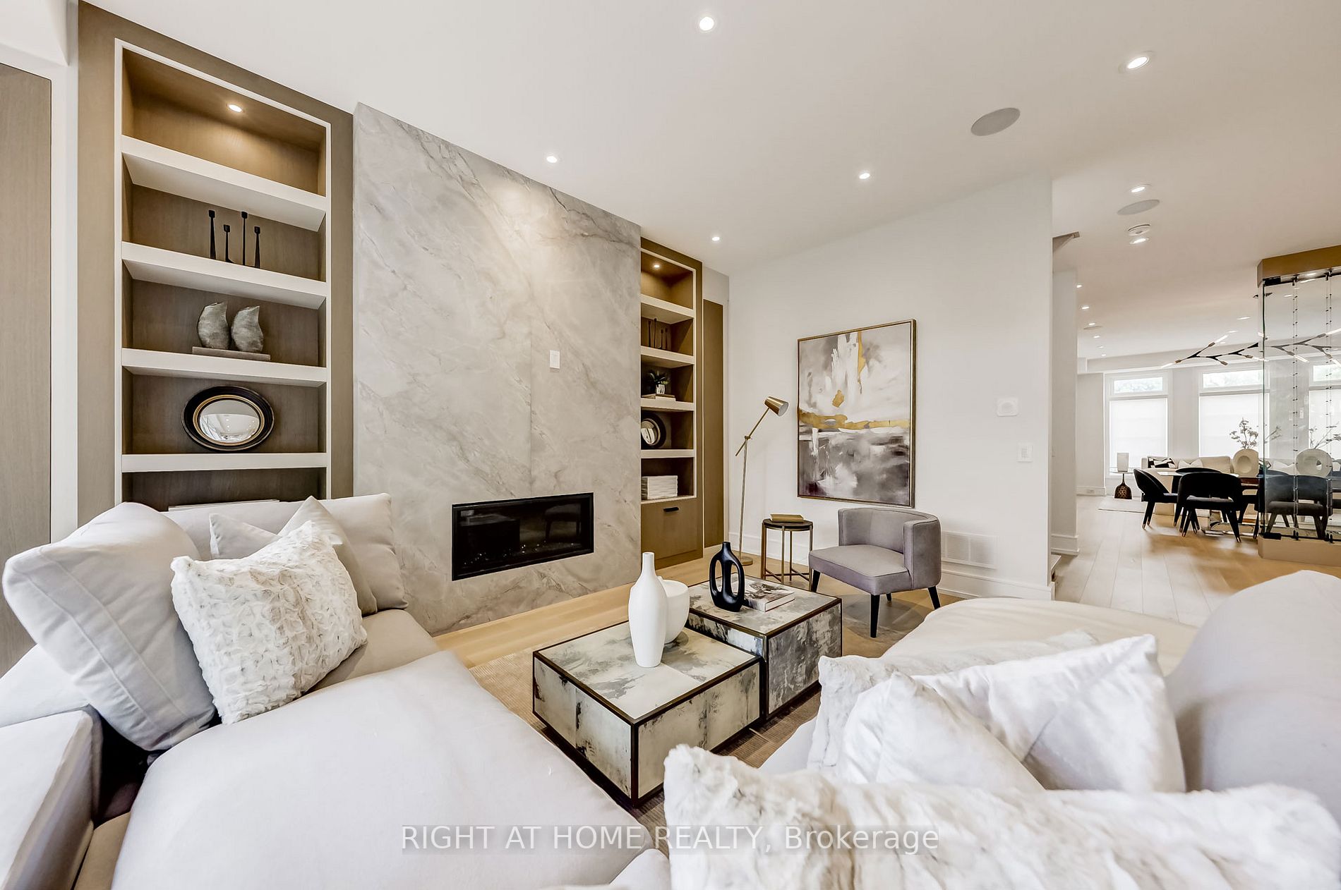 102 Parklea Dr