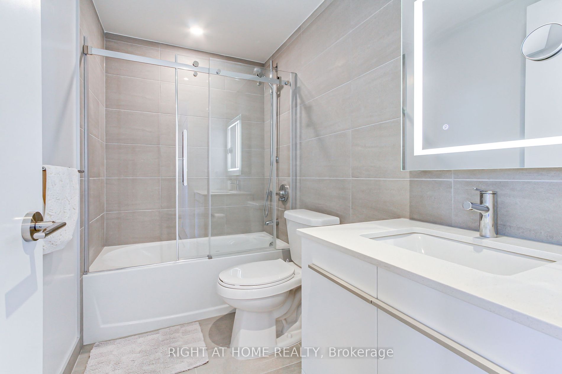 8 Cumberland St 4001