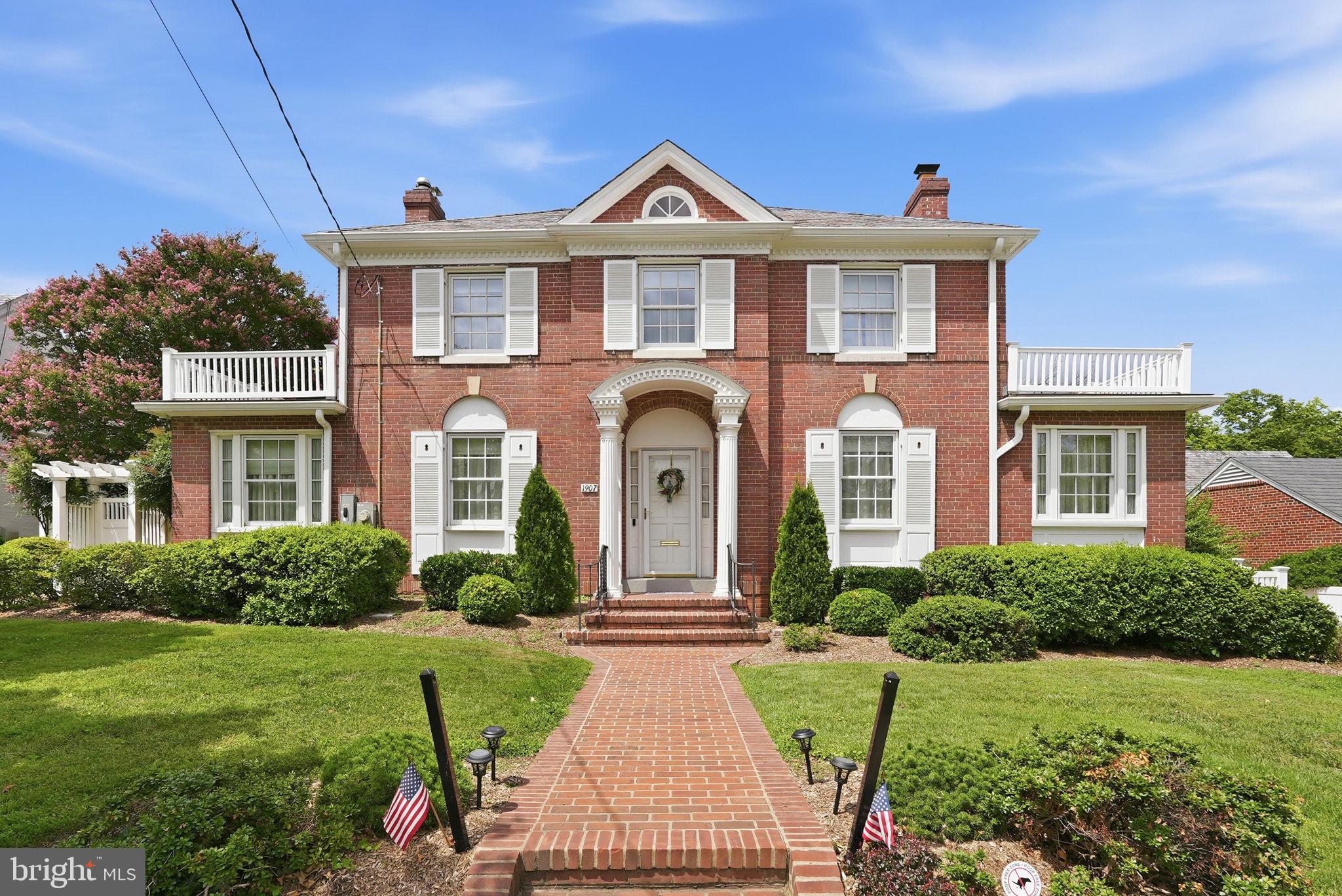 1907 Rookwood Road