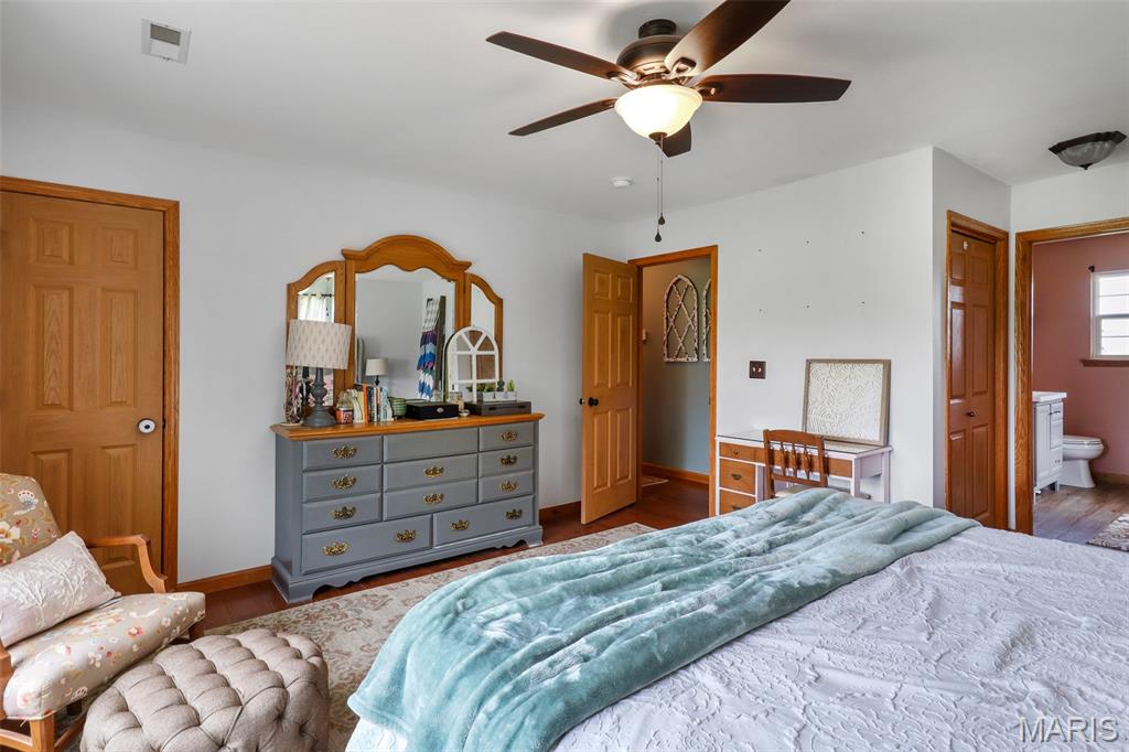 301 Ridgewood Court