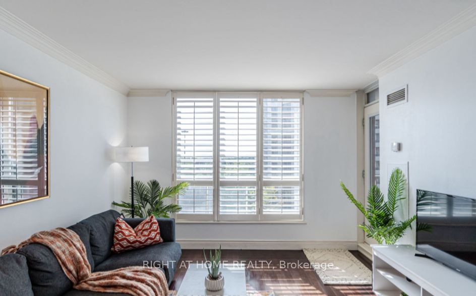 55 Harrison Garden Blvd 703