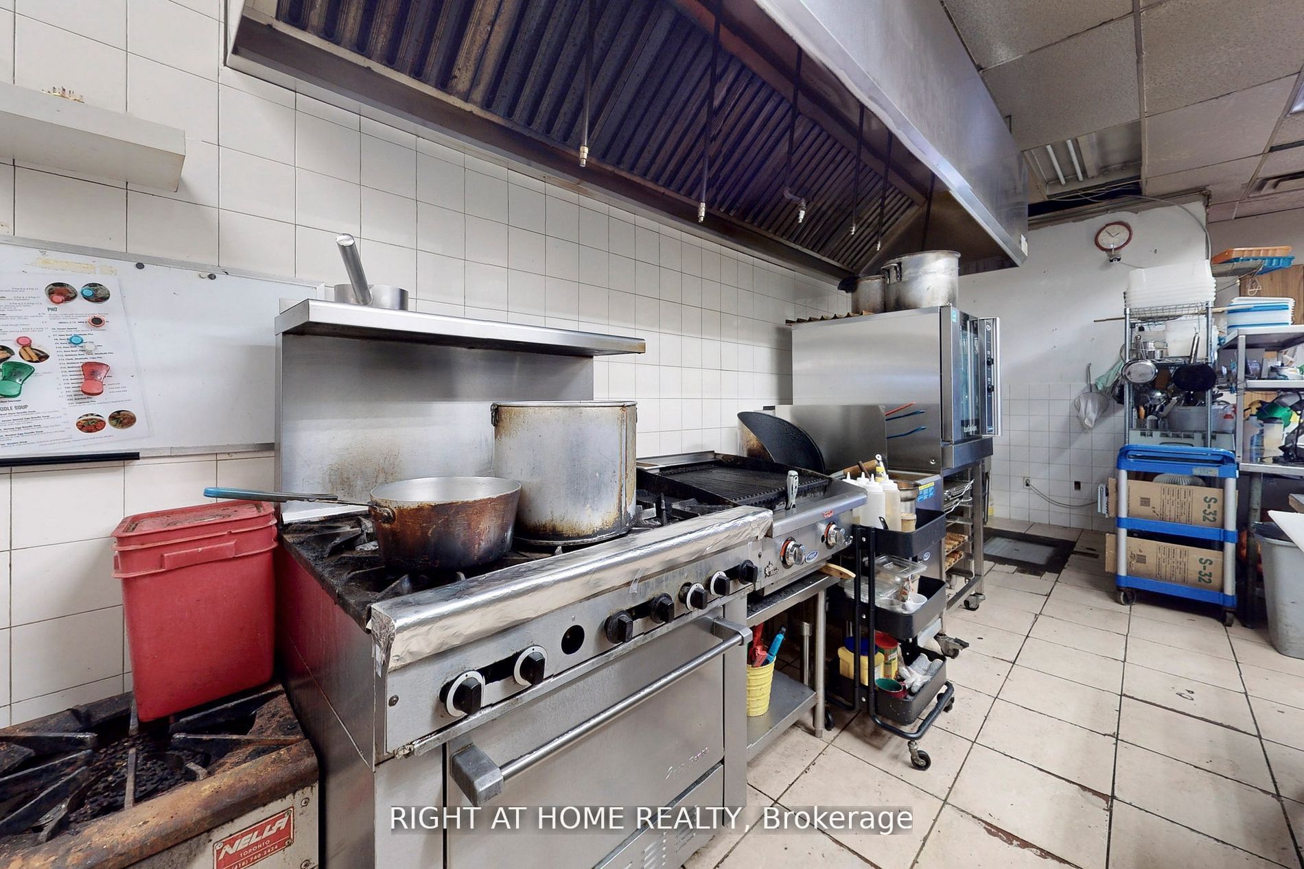 16925 Yonge St 8