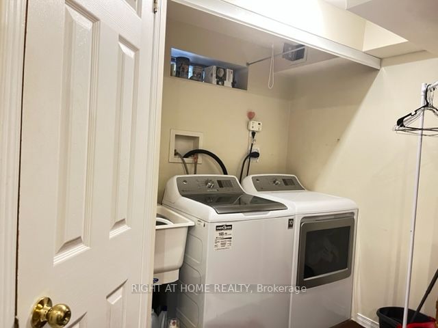 80 Strathaven Dr 25