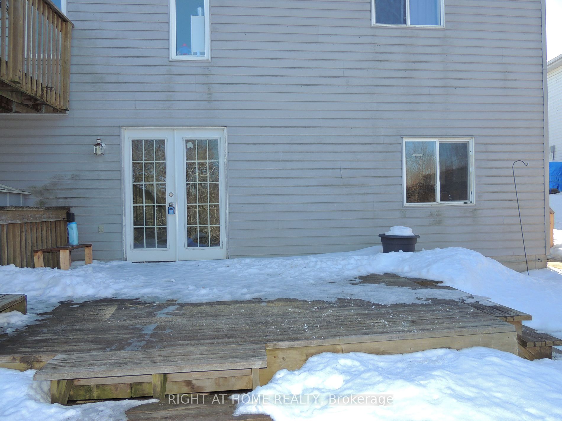 46 Lougheed Rd B
