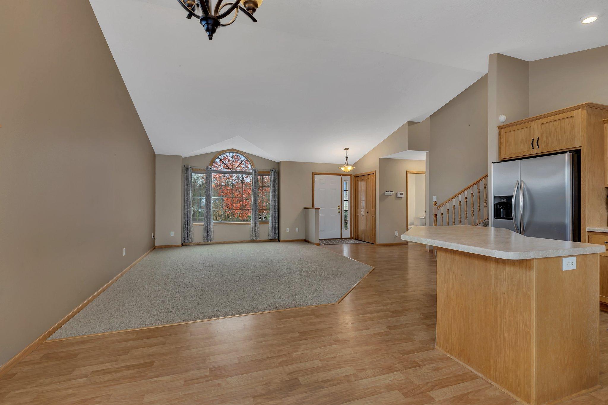 209 Iverson Street W