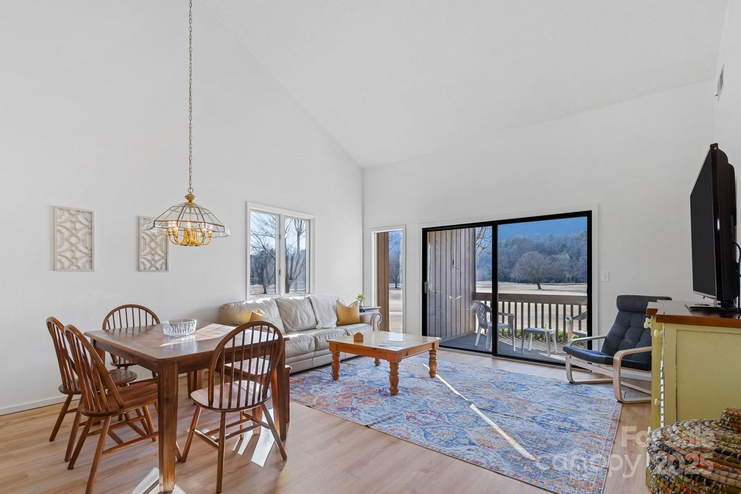 182 W Lake Drive S 1401