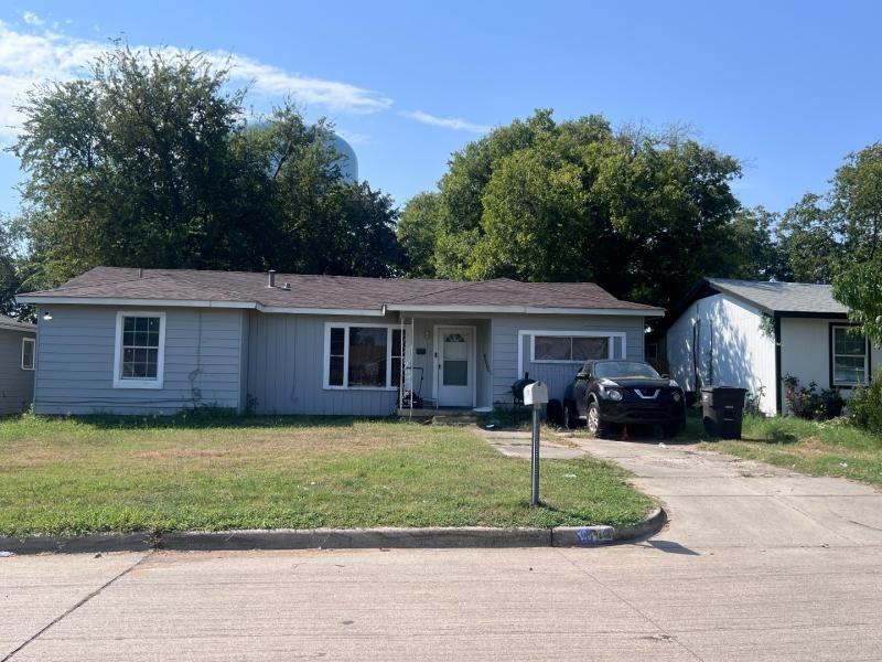 Excellent Opportunity in Jackson B Subdivision! Charming ranch-style home featuring 3 bedrooms, 1 full bathroom, and 1,260 sq. ft. of living space. Built in 1954, this home sits on a .13-acre lot and offers plenty of potential for customization or investment.