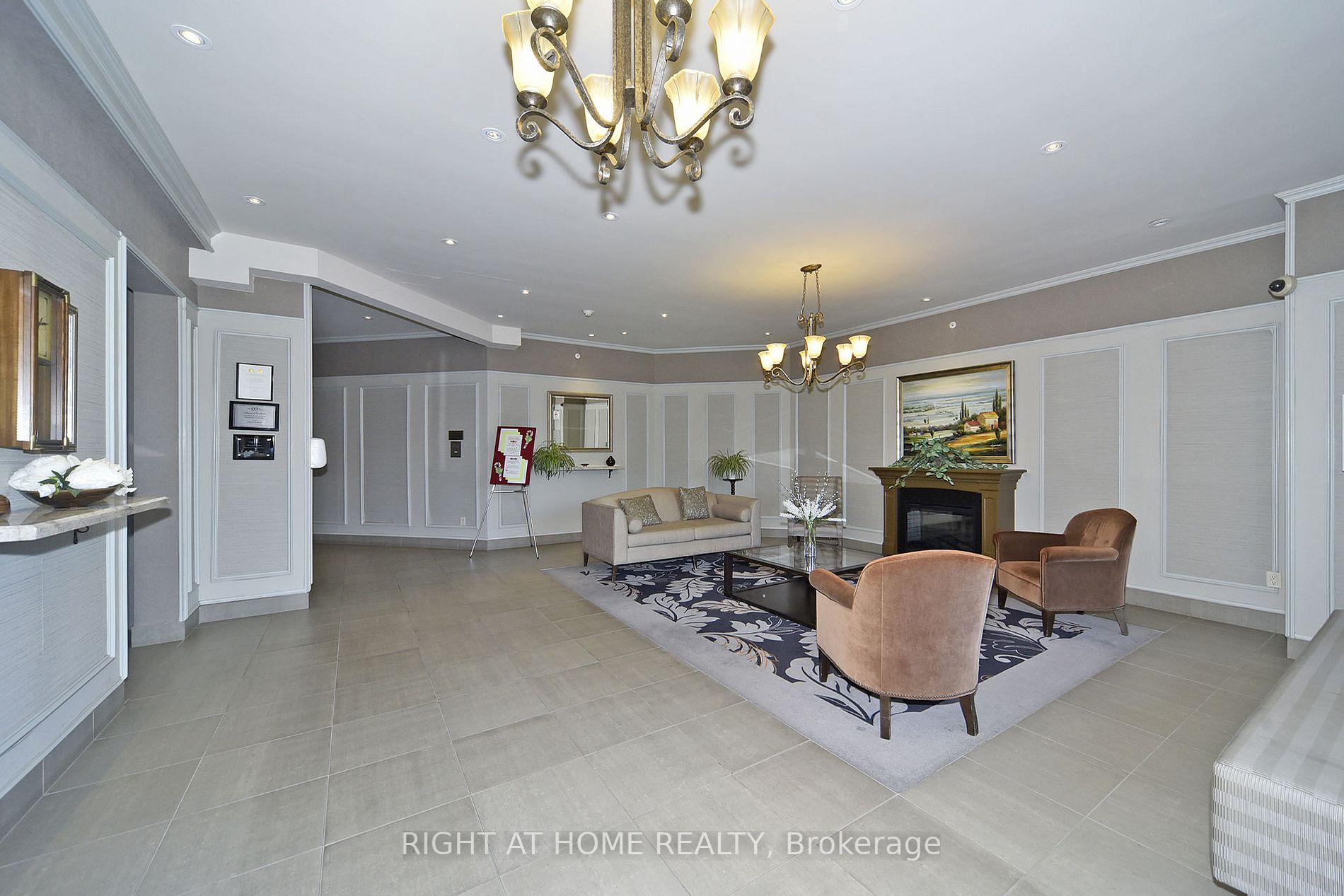 55 Austin Dr 806