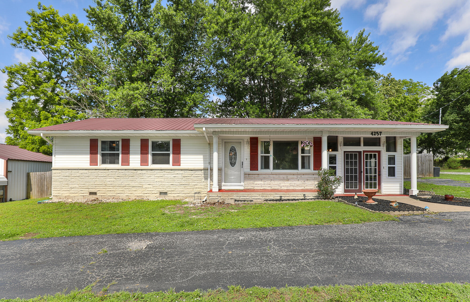 4257 Missouri 83