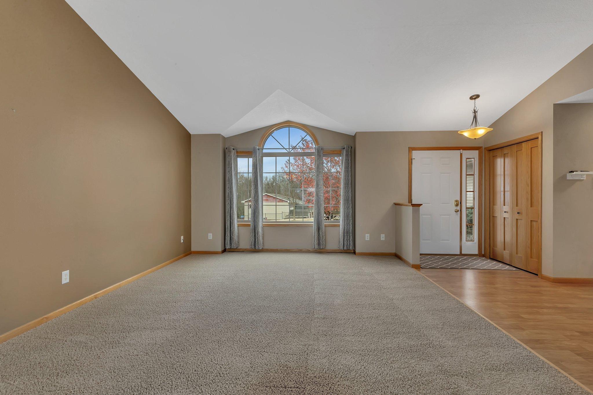 209 Iverson Street W