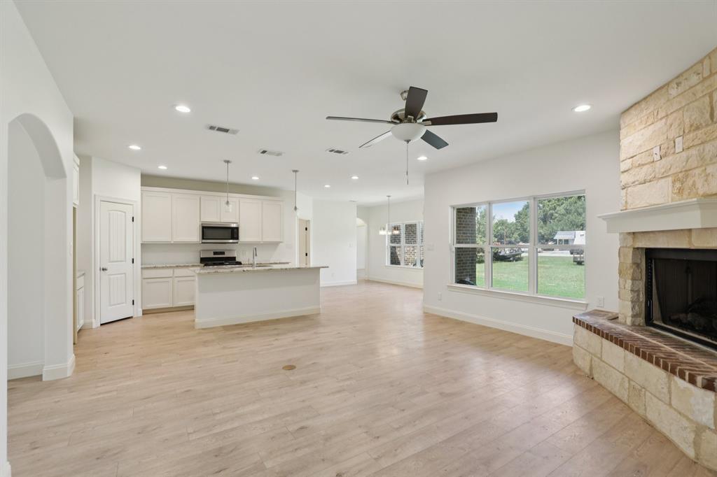 1702 Kings Lane