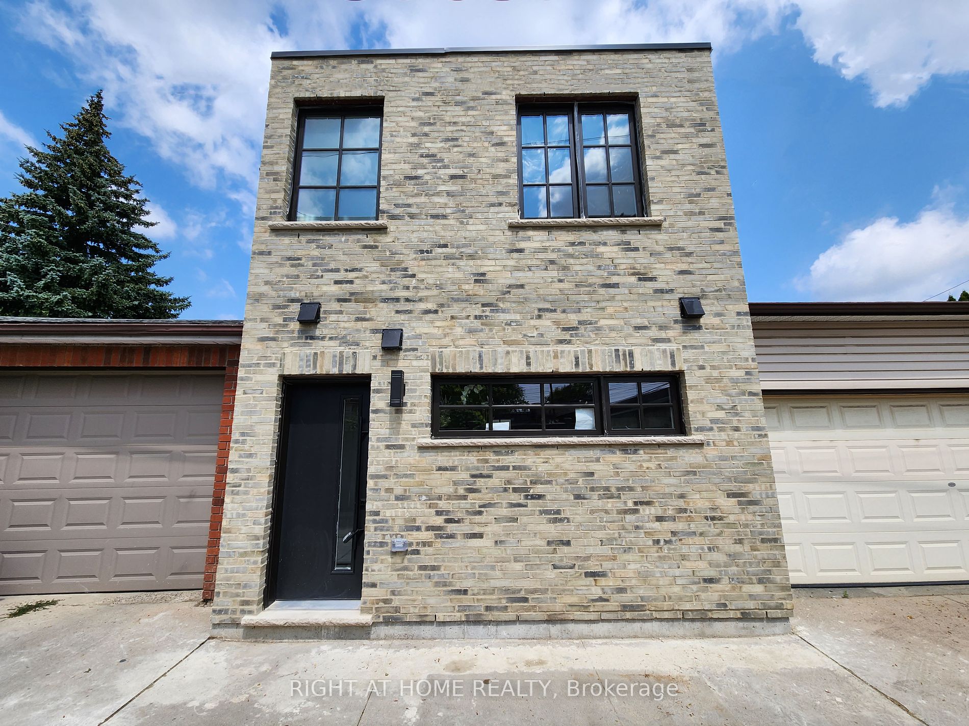 95 Hallam St Laneway