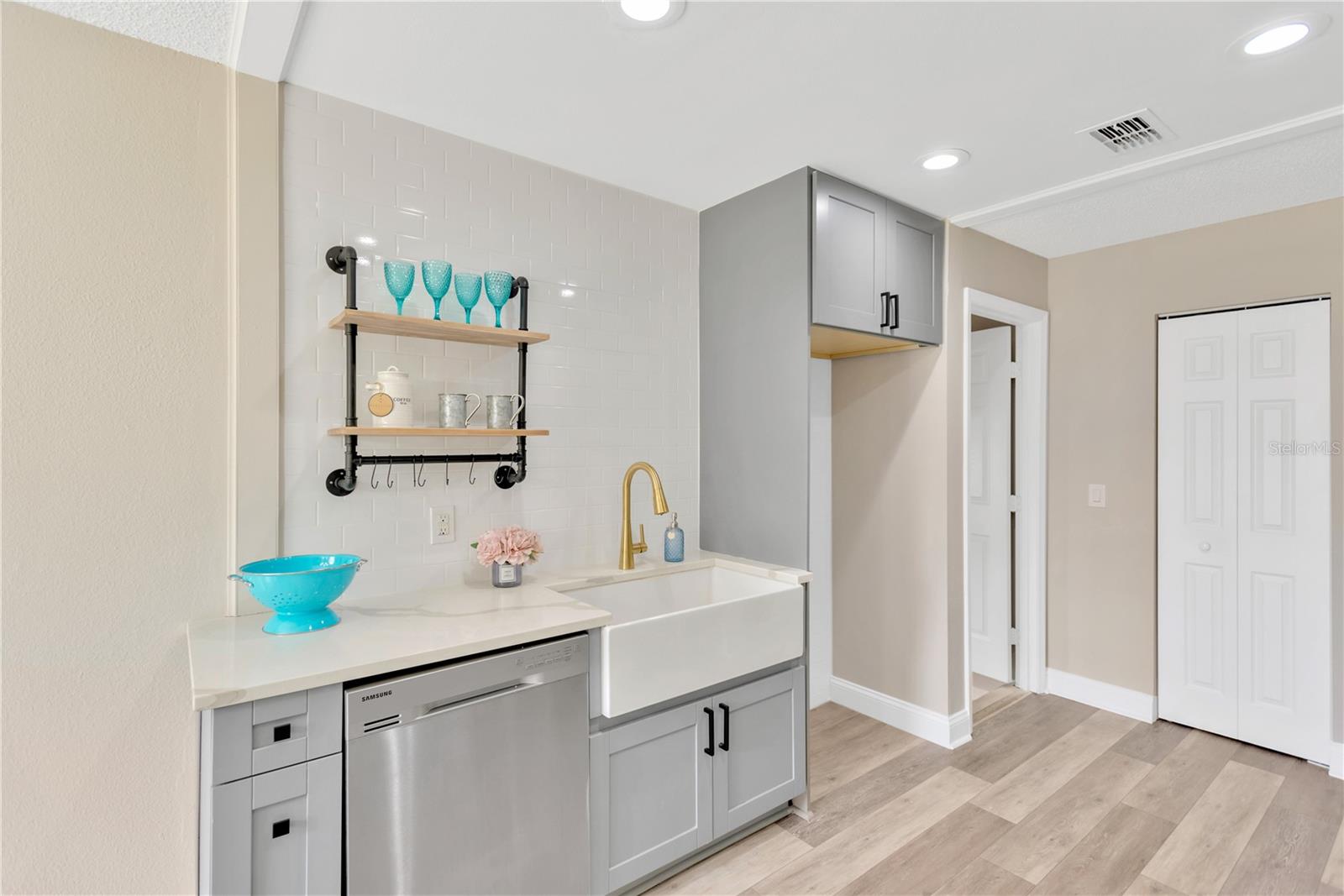 7208 S Juanita Street