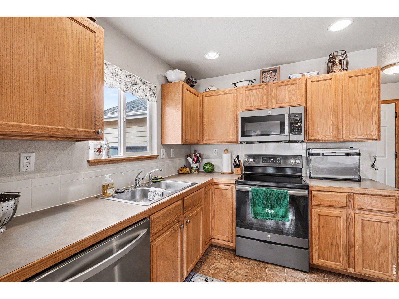 8781 Flaming Arrow Ave