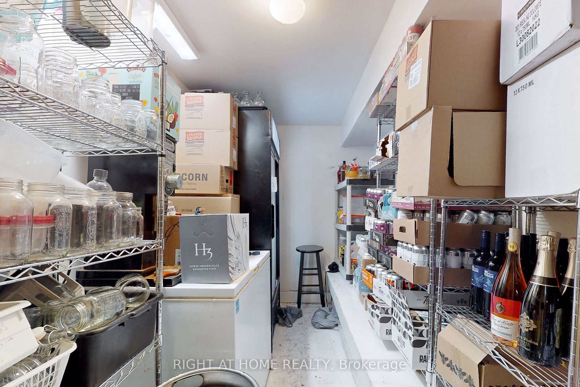 394 E King St