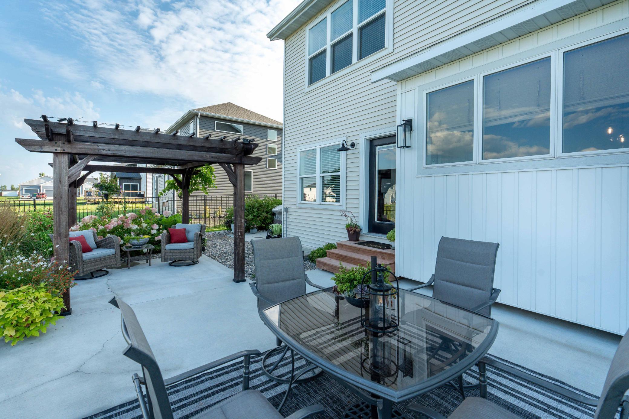 8825 Meadowlark Parkway