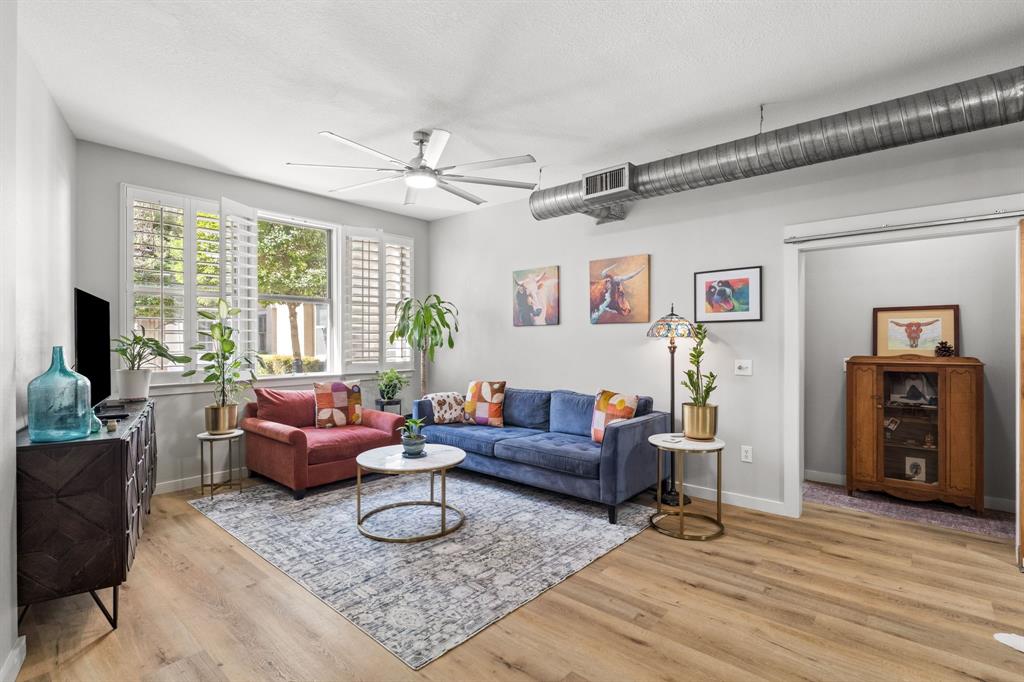 201 W Lancaster Avenue 121