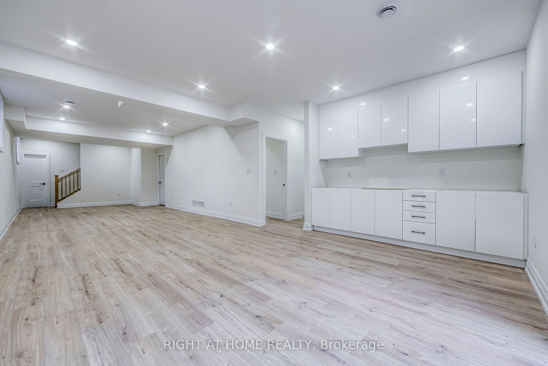 768 Montbeck Cres