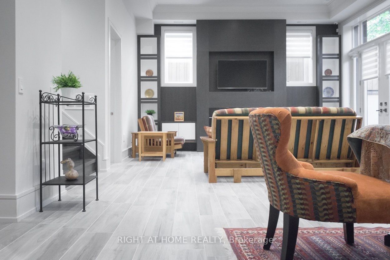 214 Patrica Ave Lower