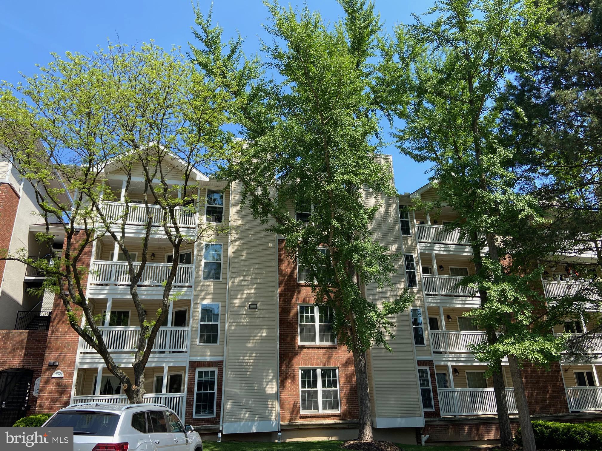 1524 Lincoln Way 209