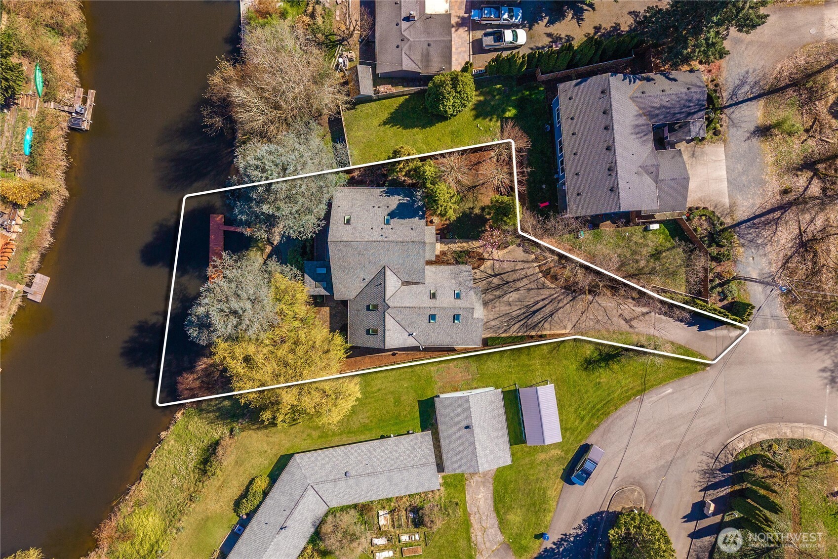 11028 E Riverside Drive