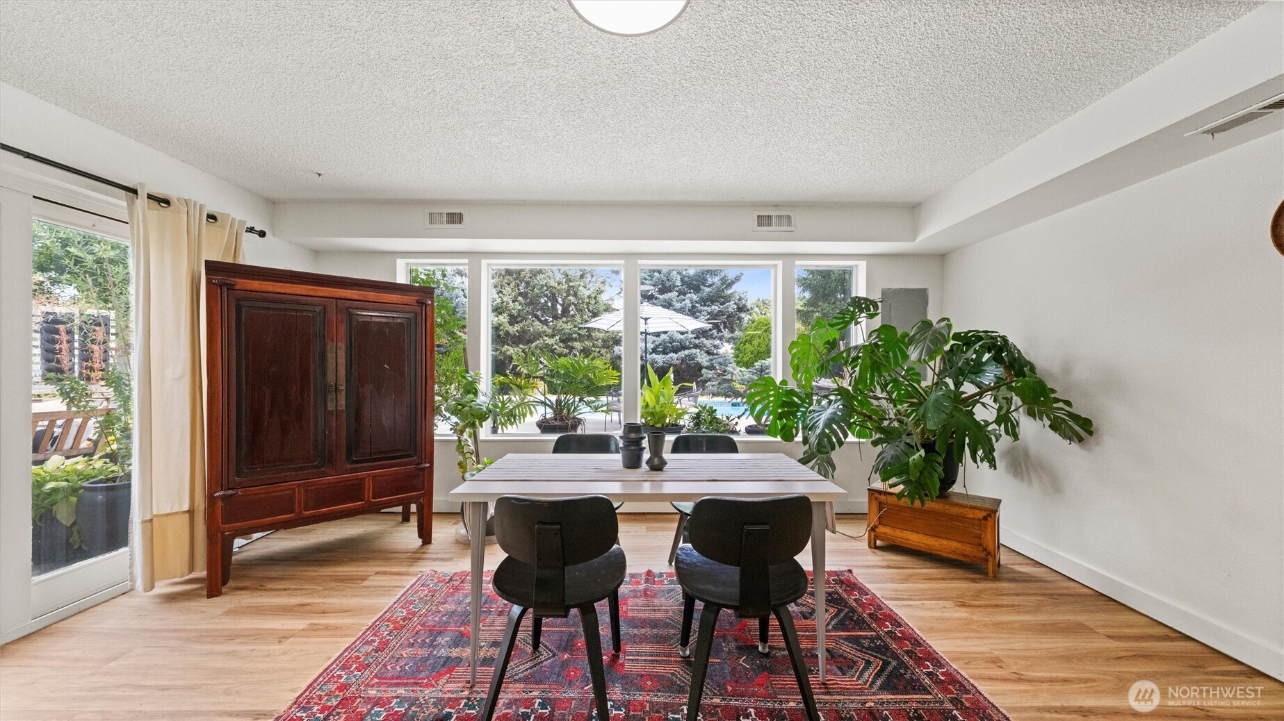 164 Hills West Way