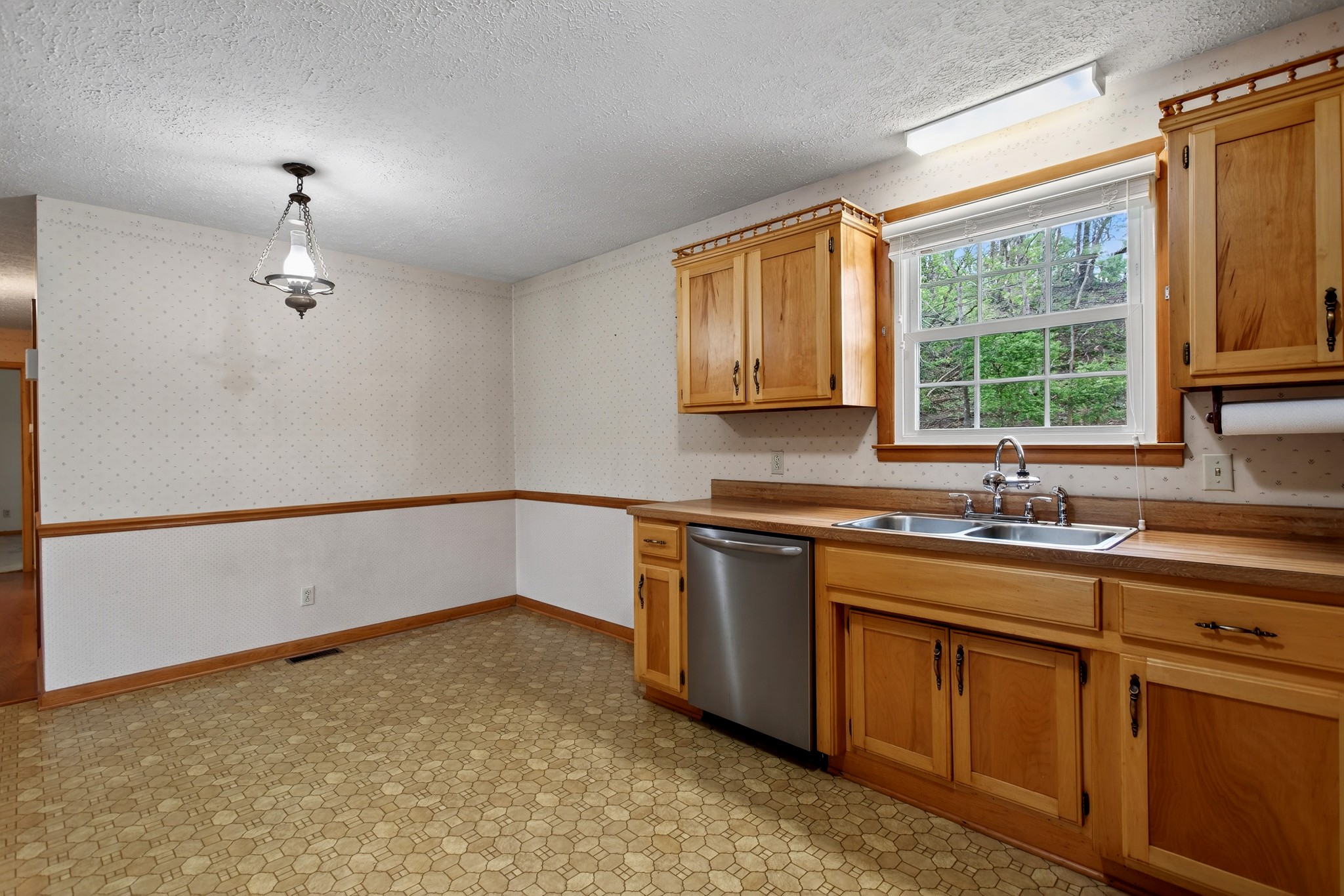 832 New Shackle Island Rd