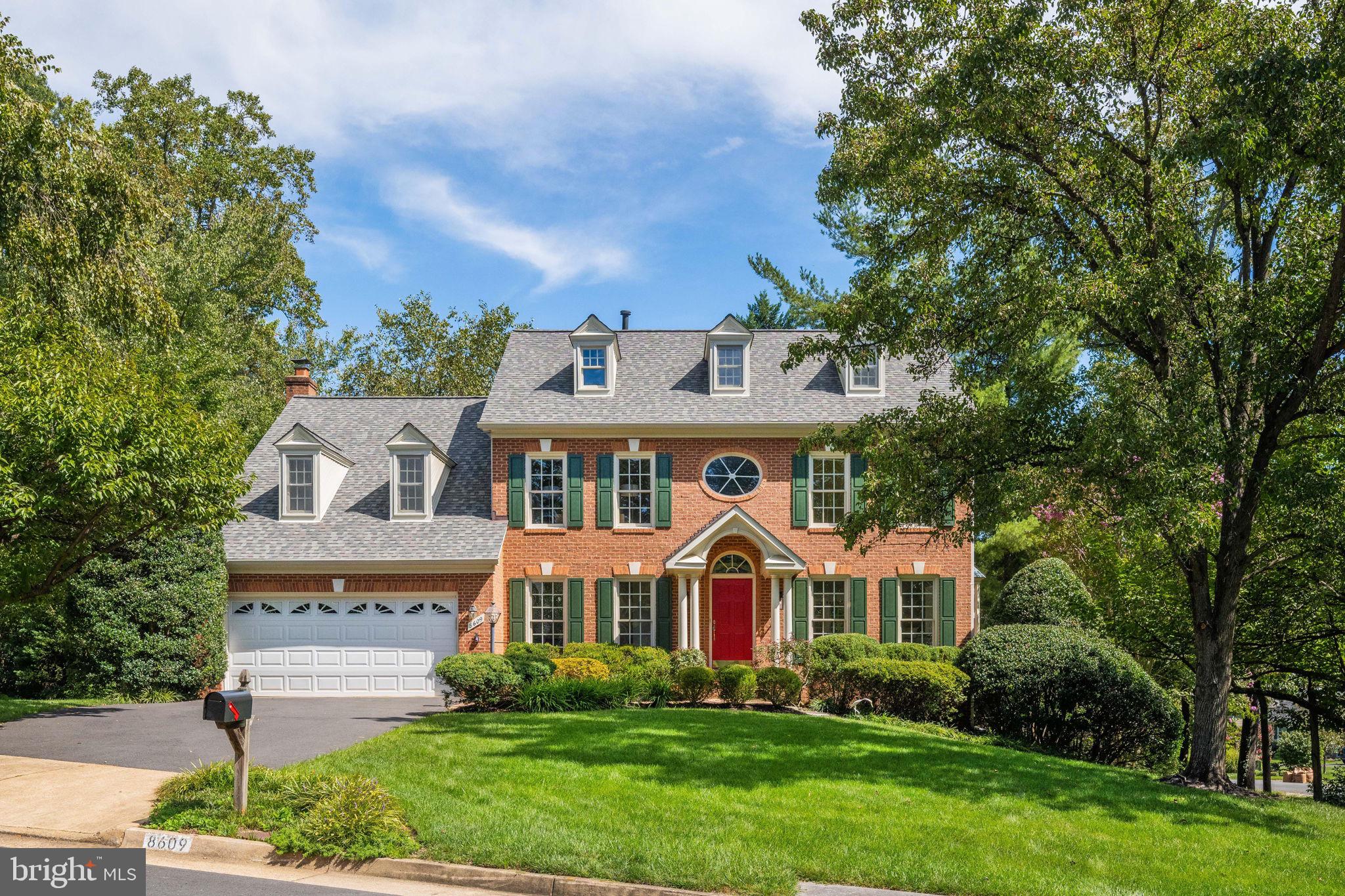 8609 Woodland Heights Court