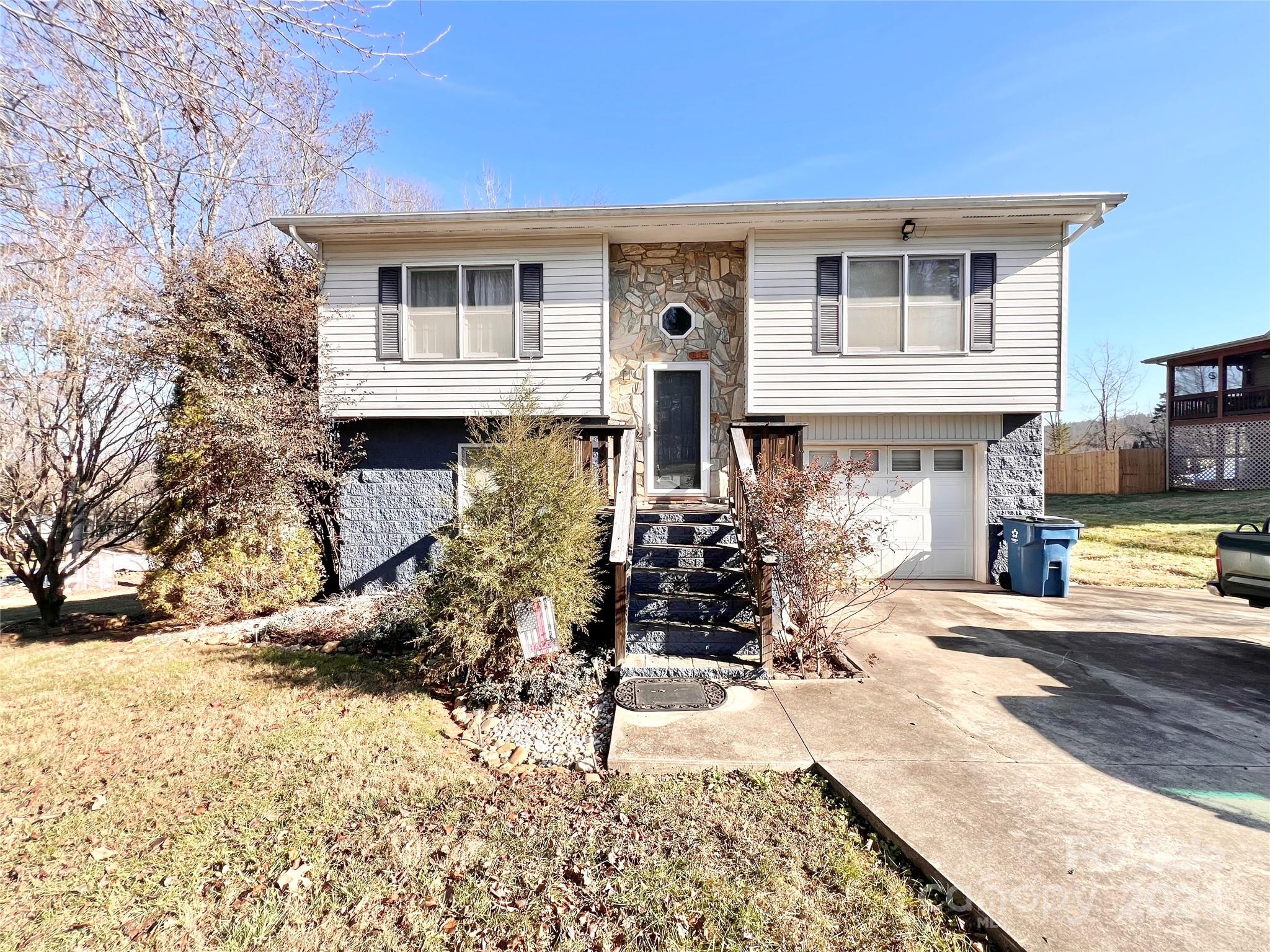 3556 Majestic View Place