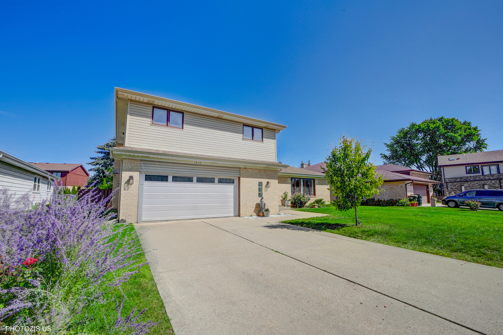 CHARMING 4 BEDROOM, 2.5 BATH ON PRIVATE CUL-DE-SAC LOCATION! IDEAL FLOOR PLAN BOASTS LARGE FAMILY ROOM W/HARDWOOD FLOORING, BRICK FIREPLACE & SPACIOUS KITCHEN! LOVELY MASTER SUITE PLUS 3 ADDITIONAL BEDROOMS ARE SPACIOUS.  ENJOY SUMMERS ON LARGE - 24X16 FT - PATIO OVERLOOKING EXPANSIVE LANDSCAPED YARD! FINISHED BASEMENT.