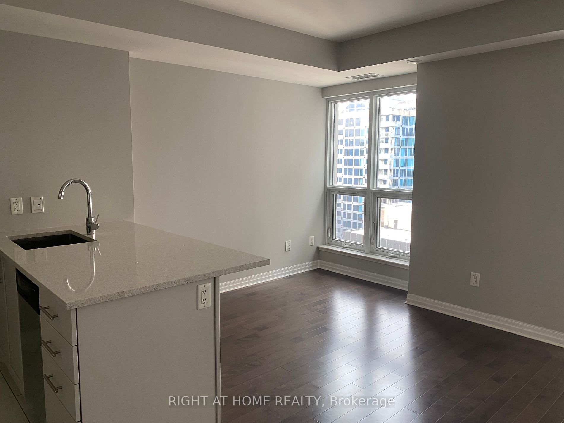 195 Besserer St 2008