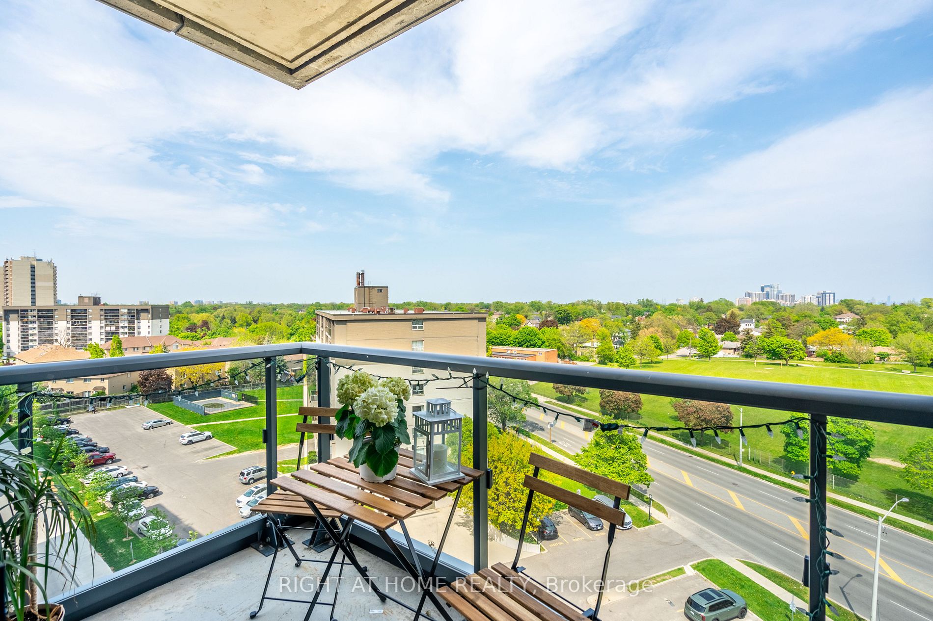10 Gibbs St 814