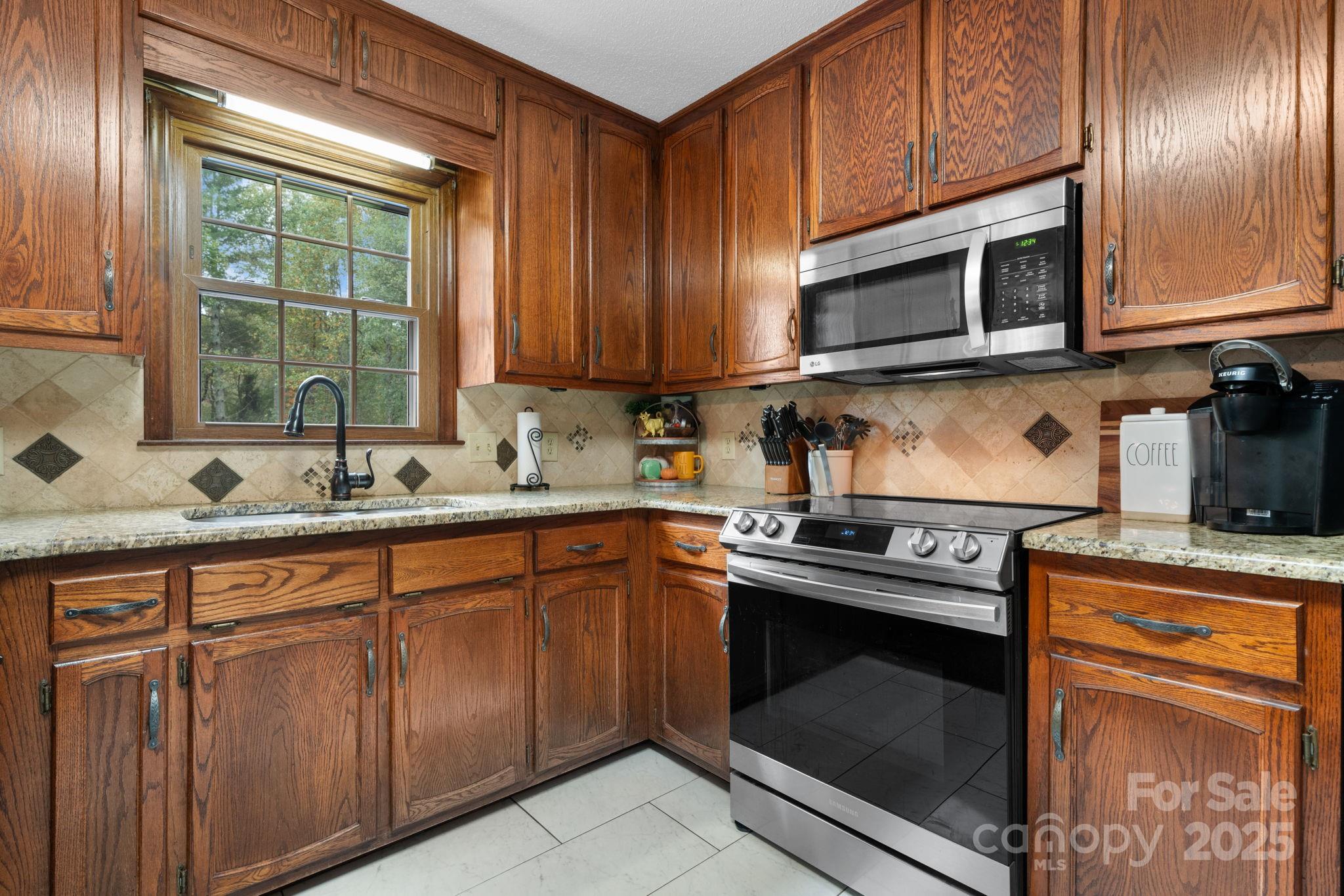 302 Redwood Place