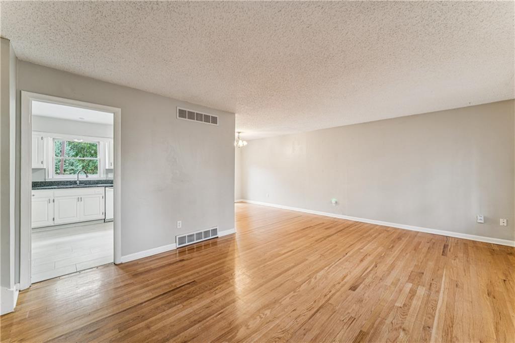 5007 Outlook Street