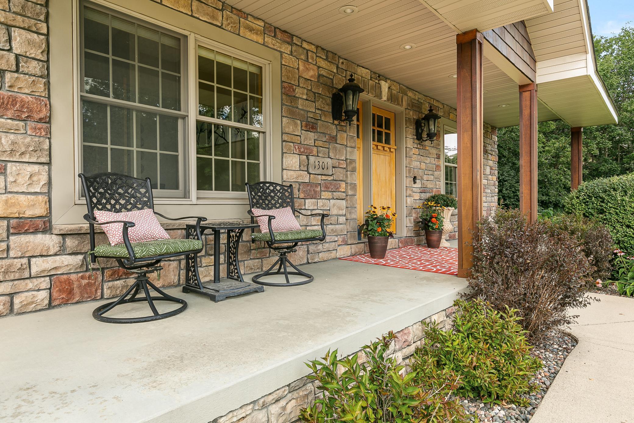 1301 Pondview Lane