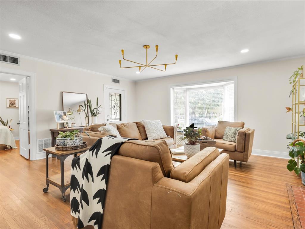 2233 Goldenrod Avenue