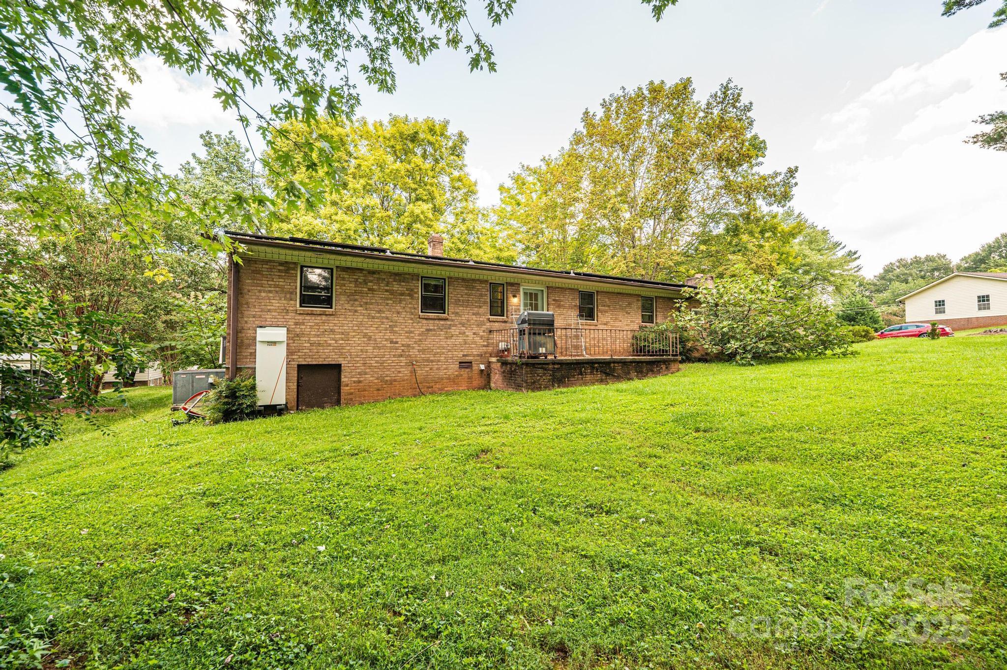 1460 23rd Avenue Place NE