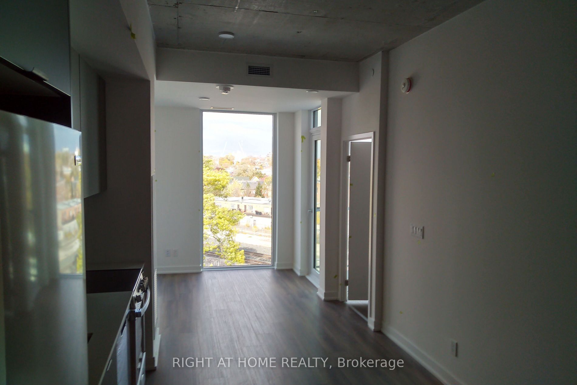 57 Brock Ave 514