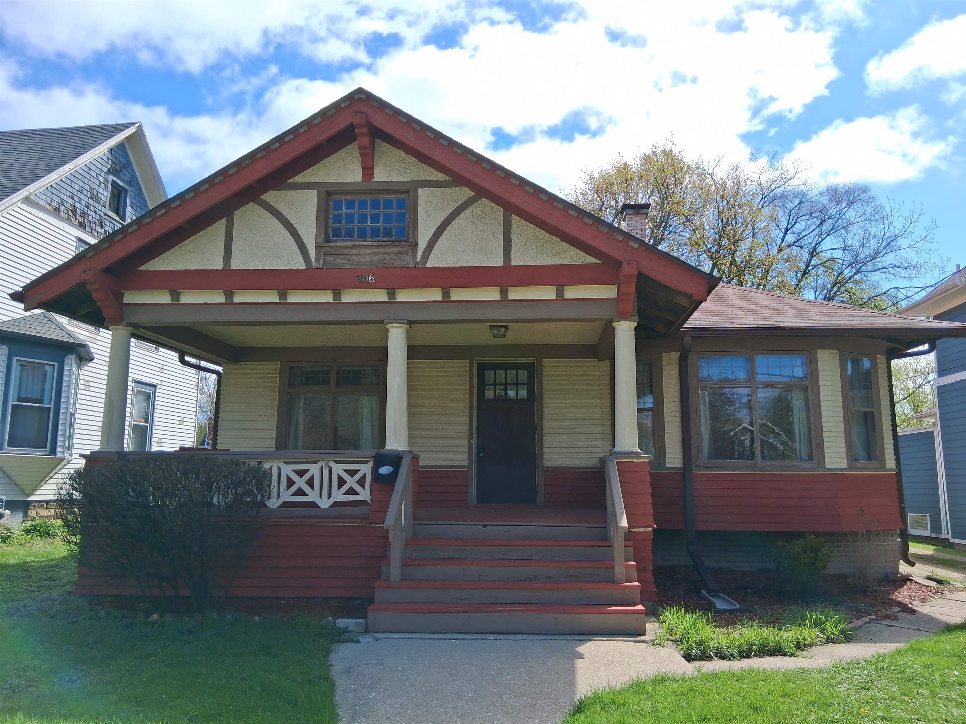 906 Somonauk Street