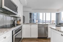 9600 N Yonge St 611