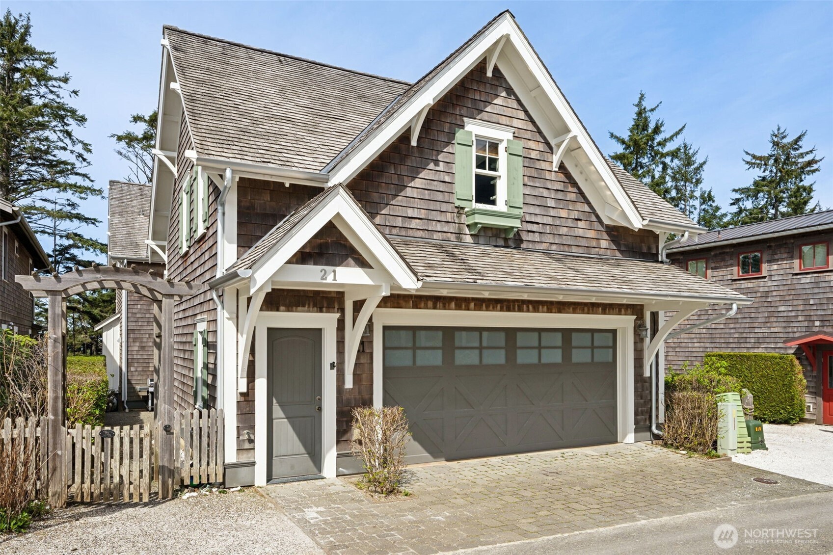 21 N Glen Lane
