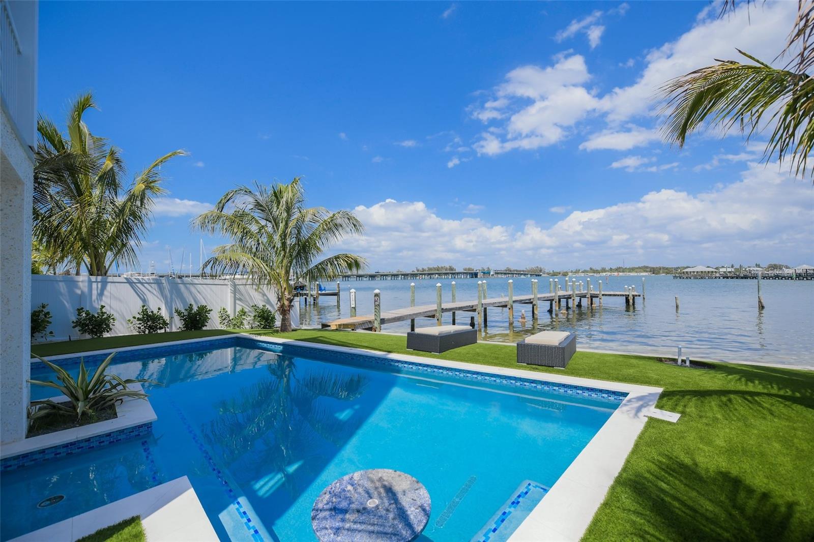 201 Bay Drive N