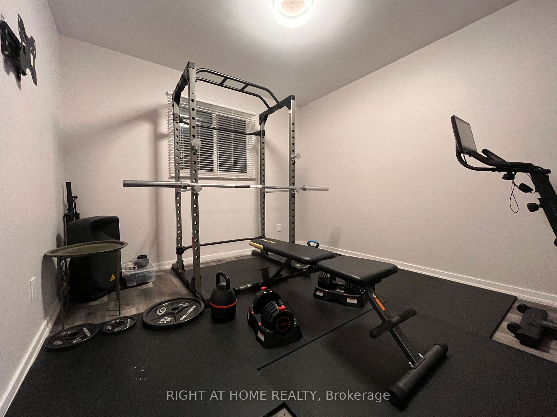 70 Fairmeadow Pl Upper