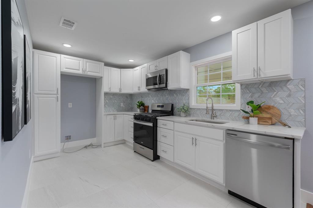 2323 Tealford Drive