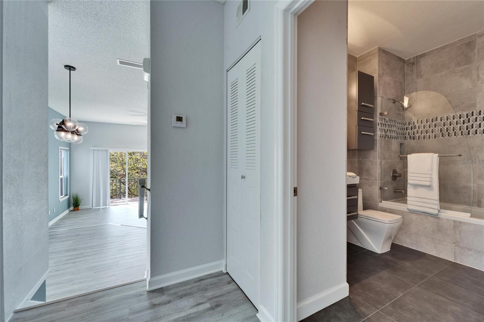 615 Tropical Breeze Way