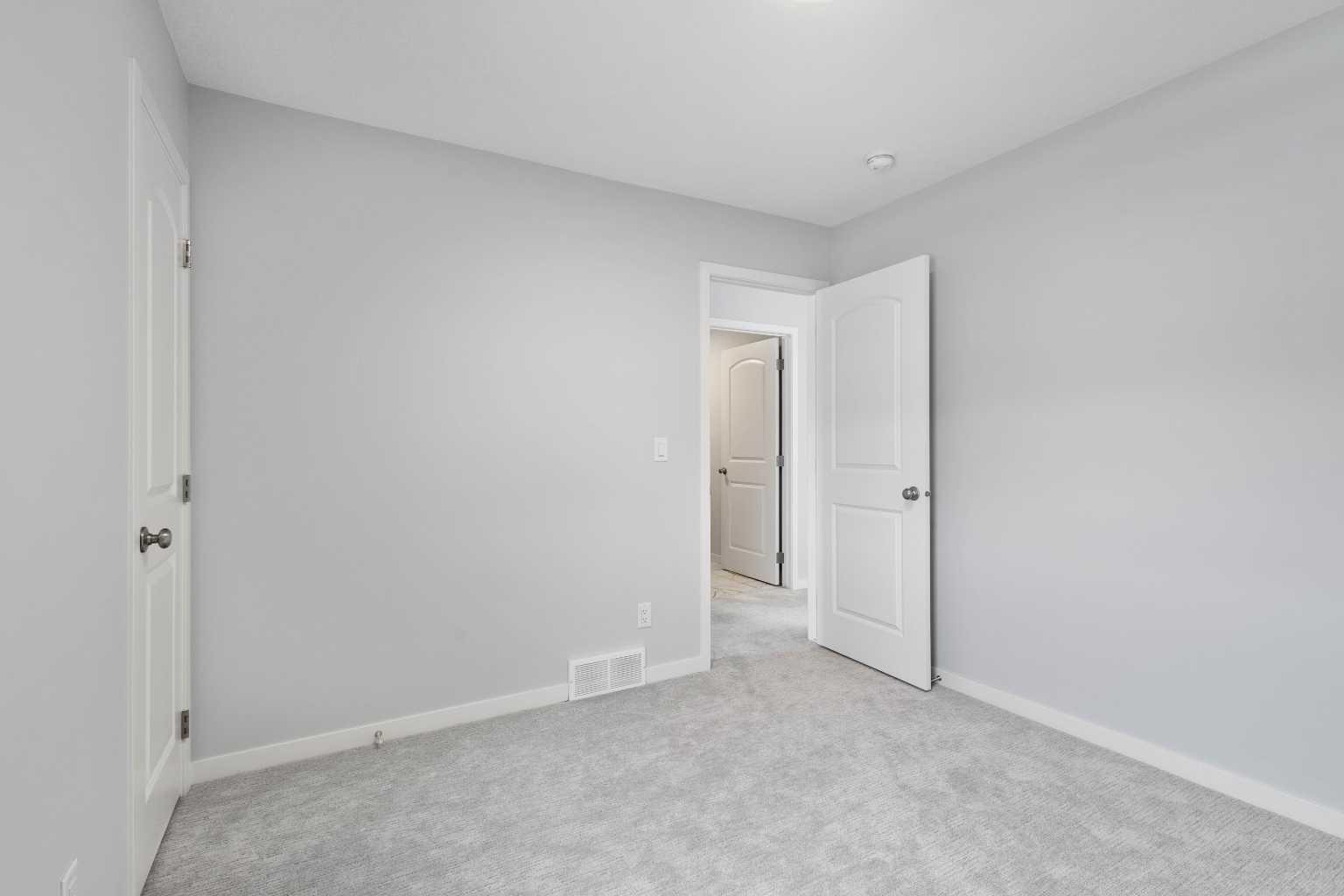 156 Ambleside Crescent NW