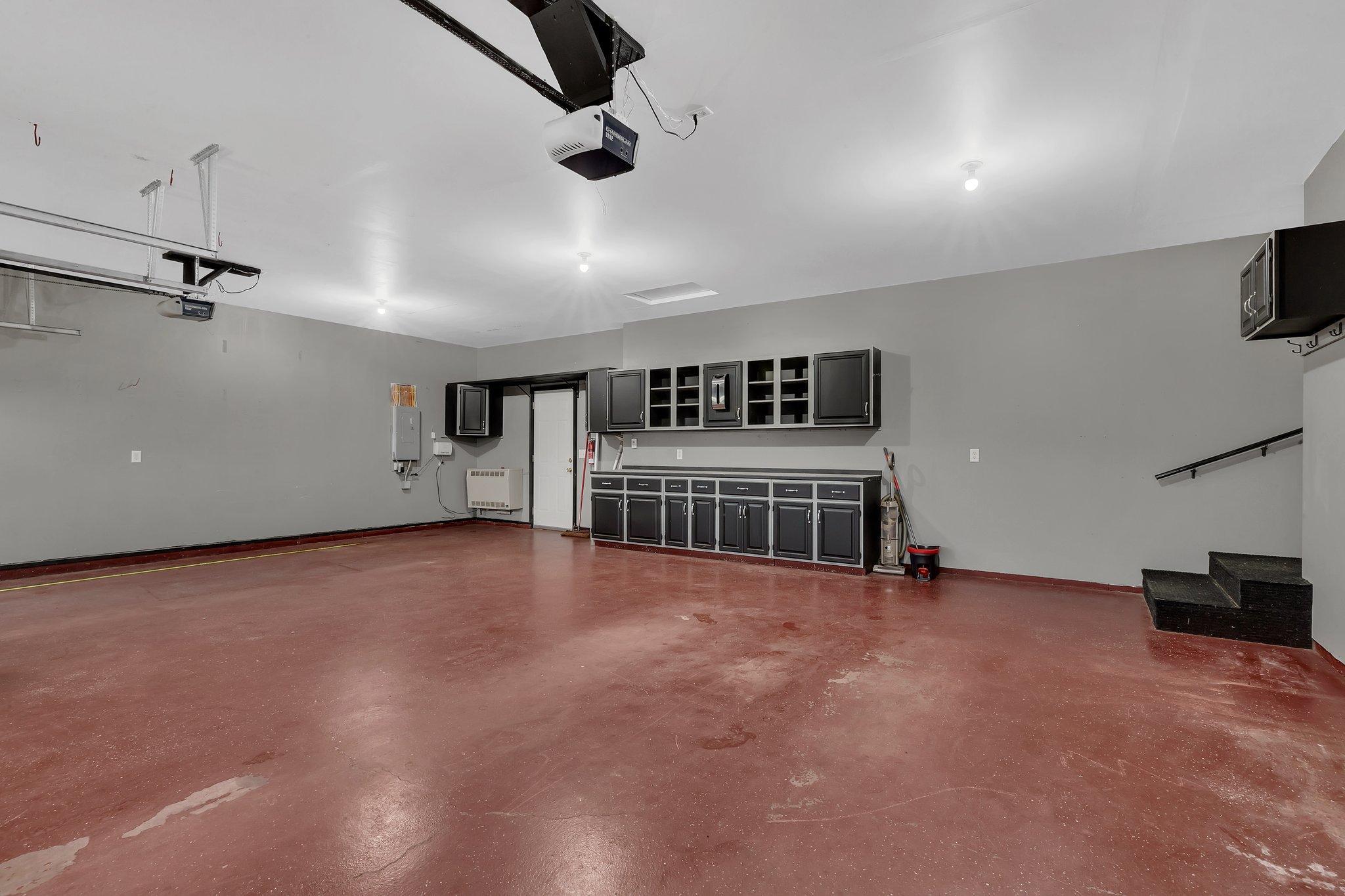 209 Iverson Street W